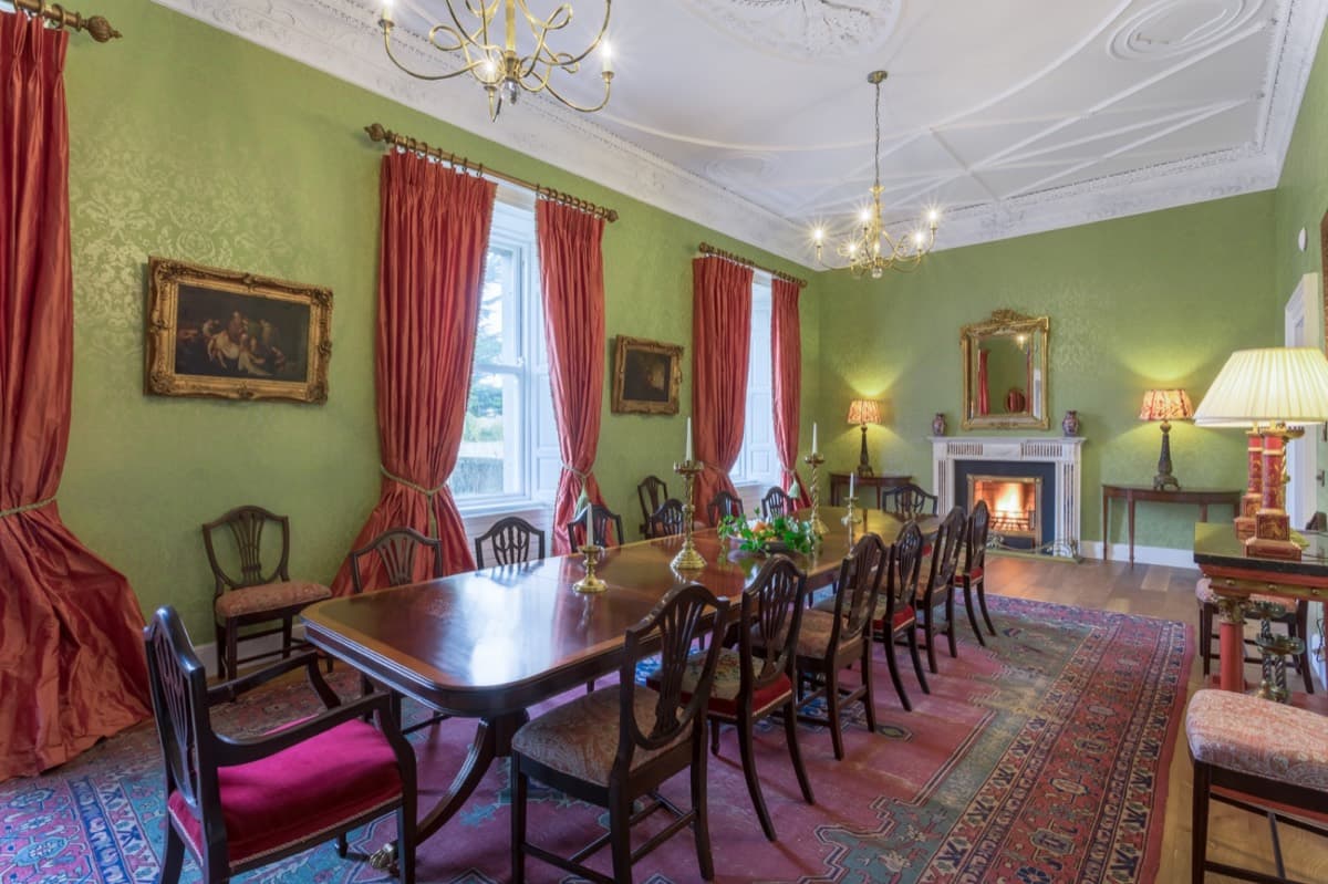 Formal Dining Room — photo 1
