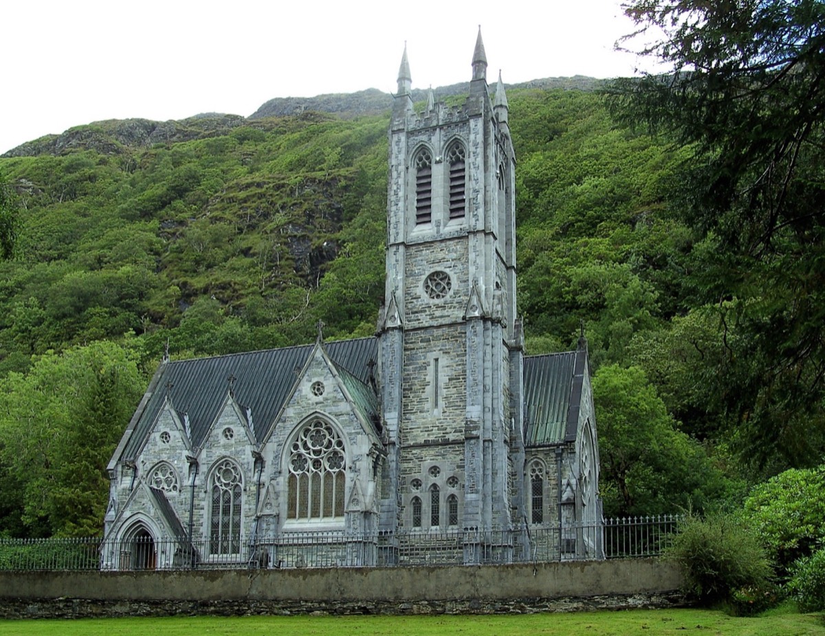 Kylemore Abbey & Connemara — photo 2